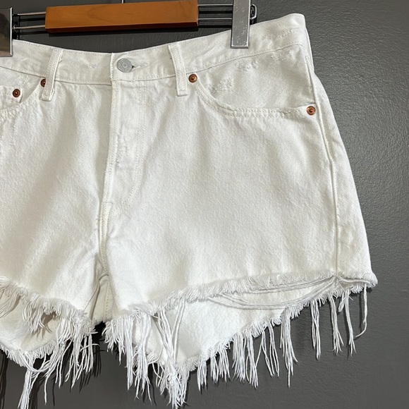 Levi’s Premium 501 Cut Off Denim Jean Shorts - Picture 8 of 16